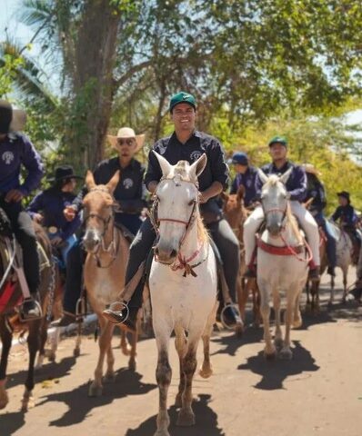 Lucas campelo prestigia cavalgada de tocantinopolis