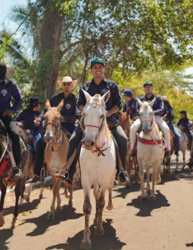Lucas campelo prestigia cavalgada de tocantinopolis